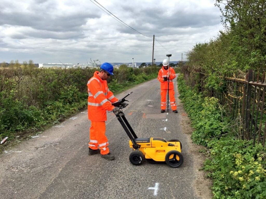 Subsurface utility locating